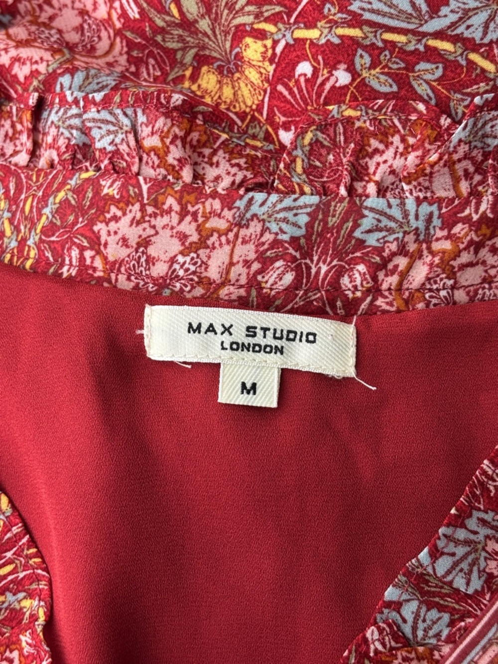 Max Studio London Red Floral Tiered Maxi Dress Boho V-Neck Smocked Waist Size M - Picture 4 of 6